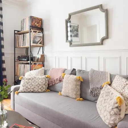 Bright 45M Haussmannian In The Heart Of Paris 아파트