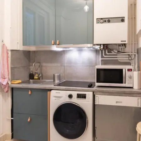 Bright 45M Haussmannian In The Heart Of Paris