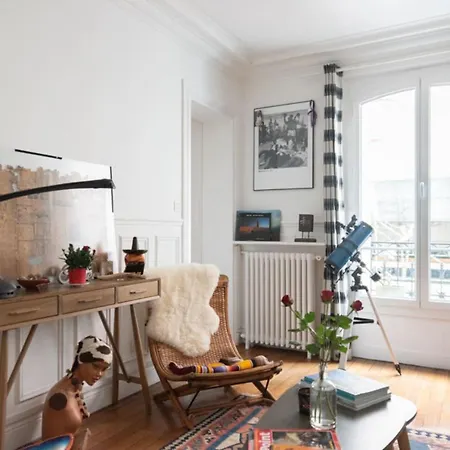 Bright 45M Haussmannian In The Heart Of Paris