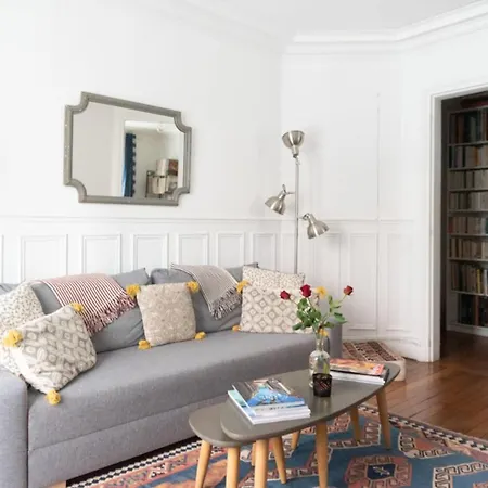 Bright 45M Haussmannian In The Heart Of Paris