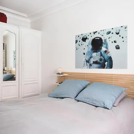 Bright 45M Haussmannian In The Heart Of Paris
